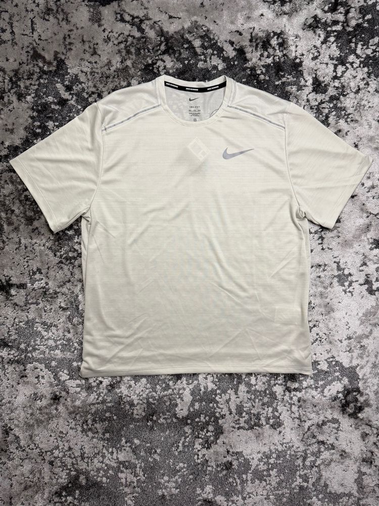 Nike 1.0 beige miler 